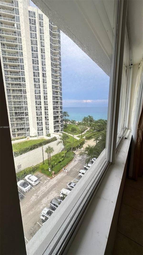 Sunny Isles Beach, FL 33160,19201 Collins Ave #628