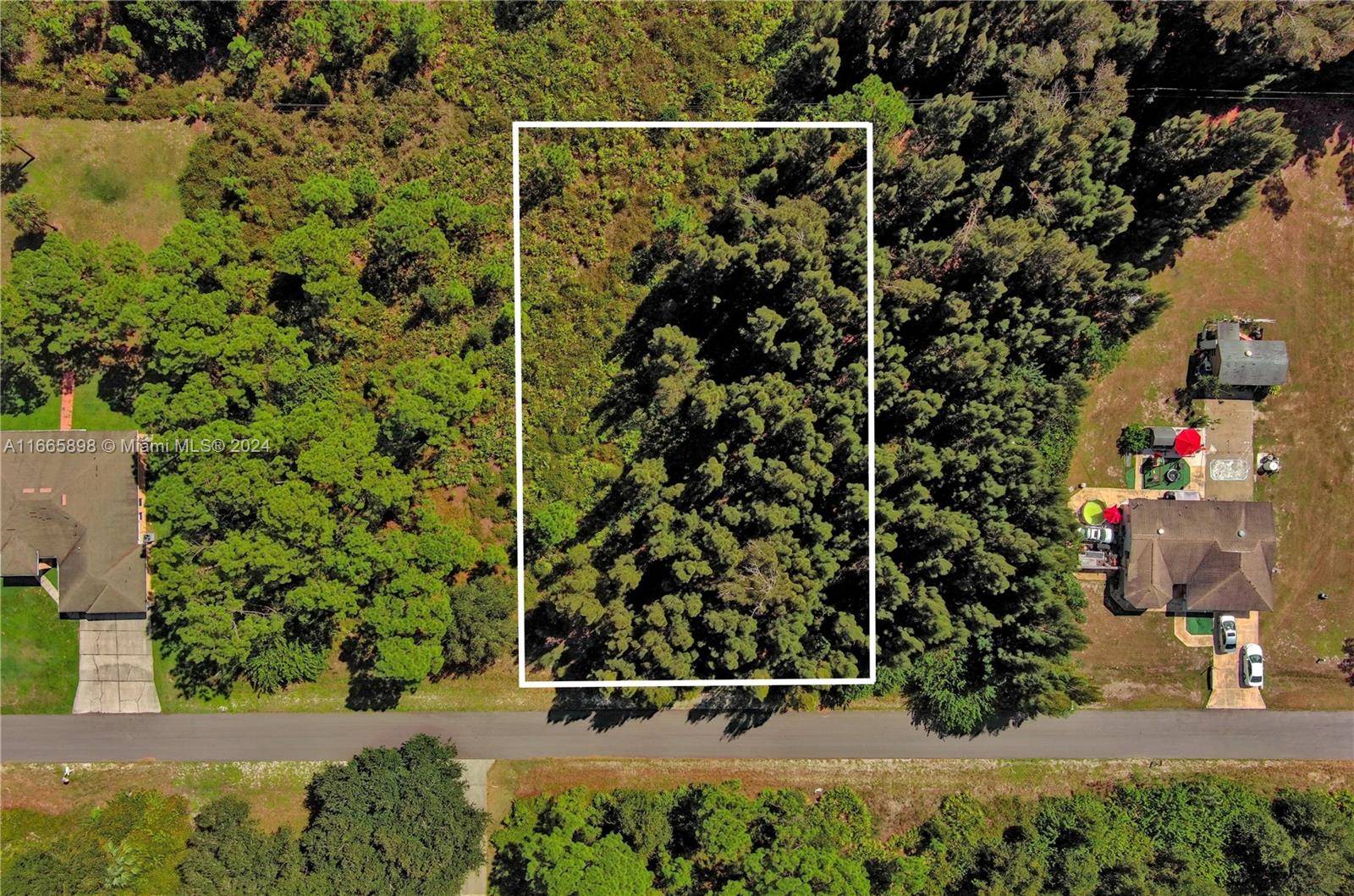 Lehigh Acres, FL 33972,1412 Pine Ave