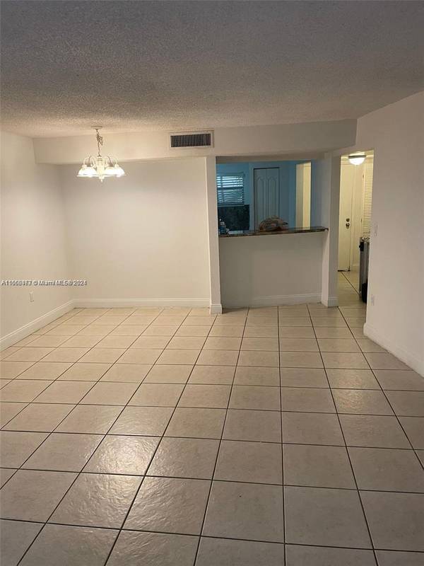 4205 N University Dr #203, Sunrise, FL 33351