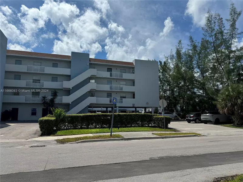 3868 NE 169th St #402, North Miami Beach, FL 33160