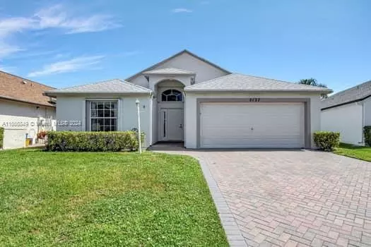 5127 ROBINO CIR, West Palm Beach, FL 33417