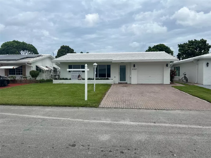 6707 NW 71st St, Tamarac, FL 33321