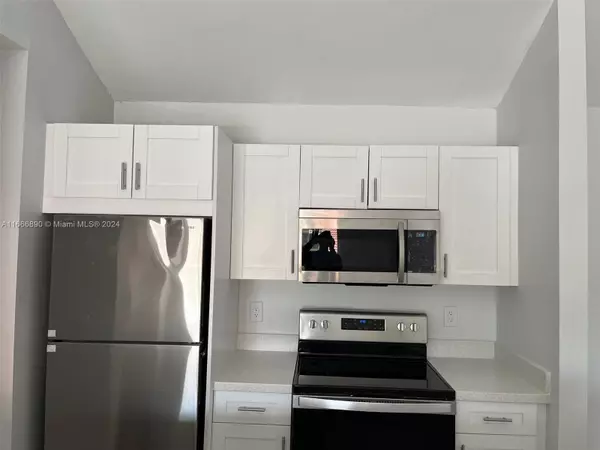 Miami, FL 33196,10421 SW 157th Place #305