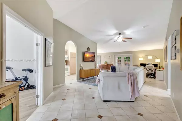 Royal Palm Beach, FL 33411,130 Sherwood Dr