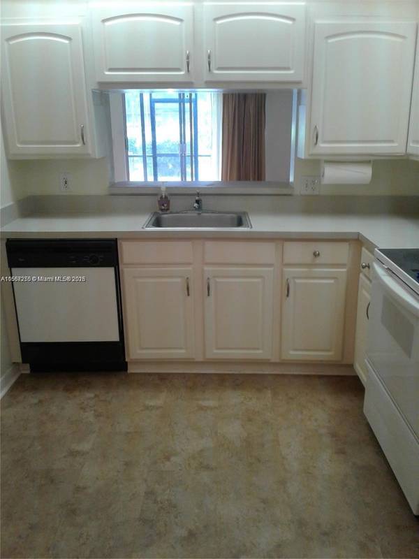 701 SW 142nd Ave #104S, Pembroke Pines, FL 33027