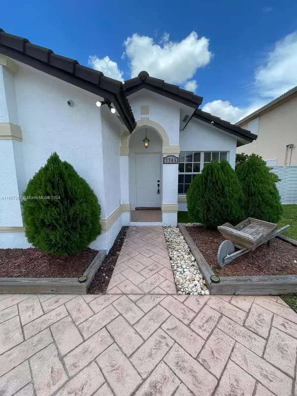 Hialeah, FL 33015,7745 NW 194th St