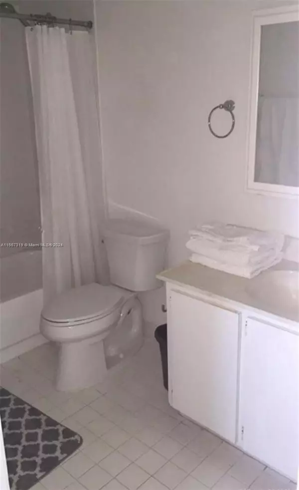 Miami Beach, FL 33140,2600 Collins Ave #501