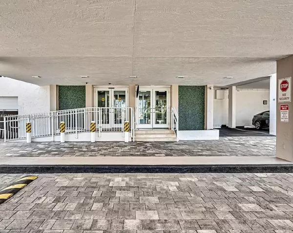 Hollywood, FL 33019,1500 S Ocean Dr #16B