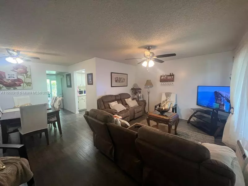 251 SW 134th Way #302M, Pembroke Pines, FL 33027
