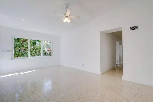 West Palm Beach, FL 33407,422 31st St