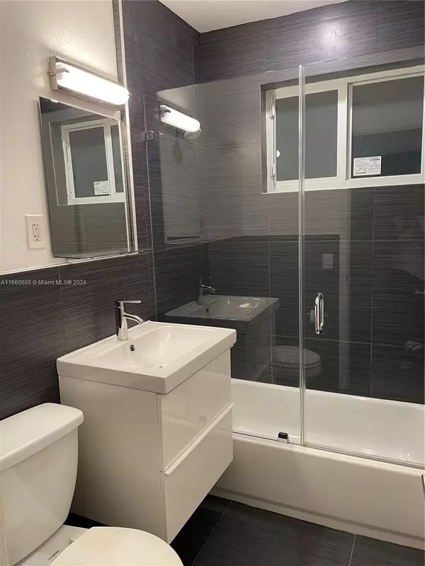 South Miami, FL 33143,7243 SW 63rd Ct