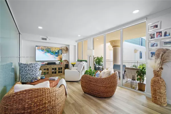 Miami Beach, FL 33139,1 Century Ln #510