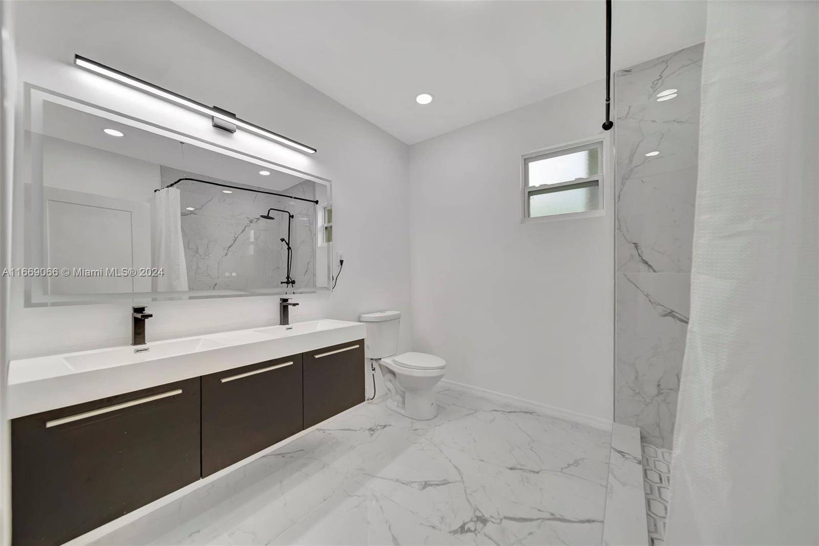 3760 NW 172nd Ter, Miami Gardens, FL 33055