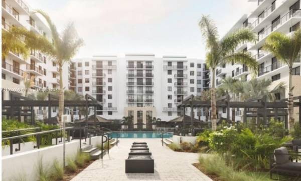 11200 Biscayne Blvd #220, Miami, FL 33181