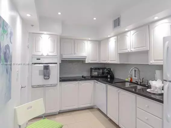 Hollywood, FL 33019,3901 S Ocean Dr #11M