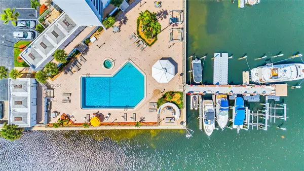 Hallandale Beach, FL 33009,300 Three Islands Blvd #815