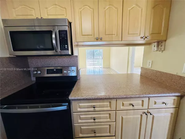 Hialeah, FL 33012,3800 Palm Ave #221