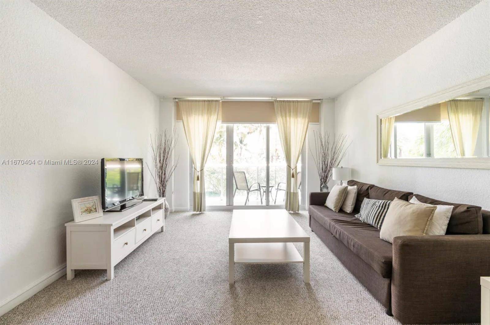 Sunny Isles Beach, FL 33160,19370 Collins Ave #207