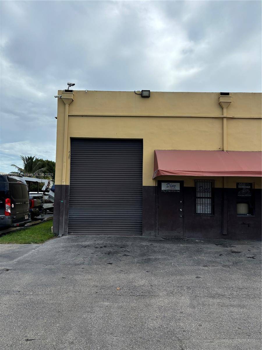Miami, FL 33186,13849 SW 142nd Ave #25