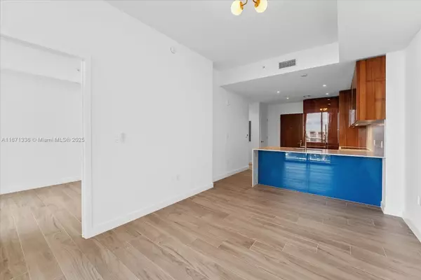 Miami, FL 33133,2678 Tigertail Ave #909