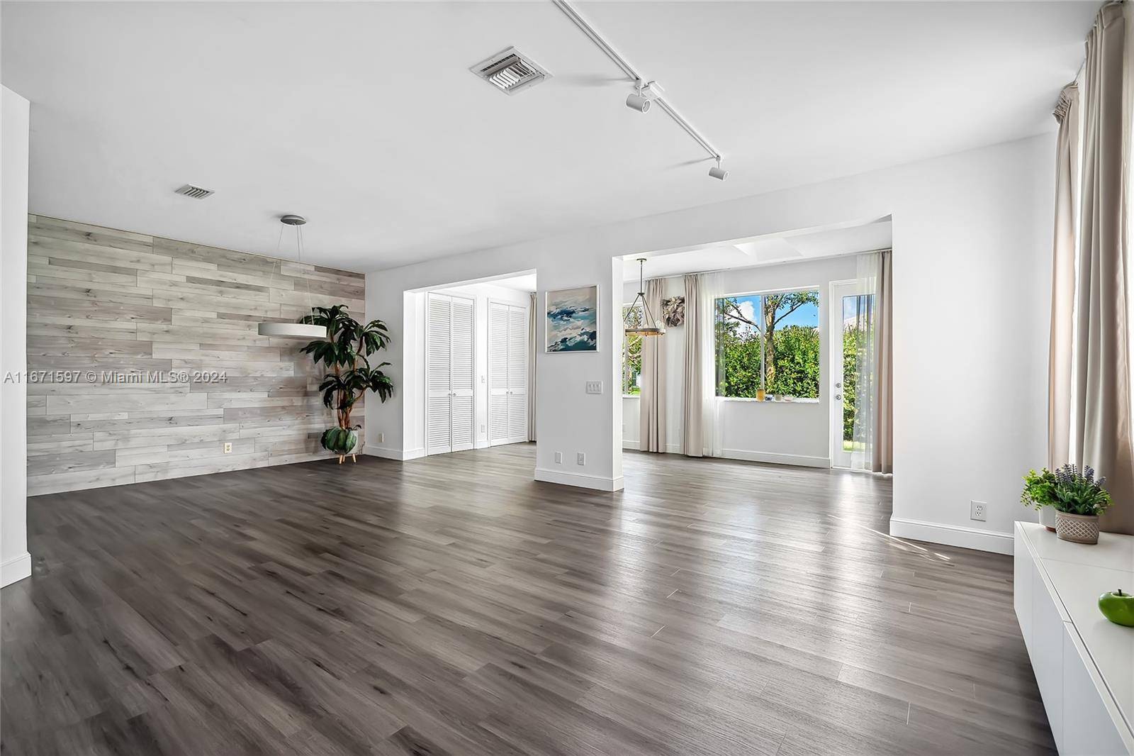 Boca Raton, FL 33433,6789 Via Regina