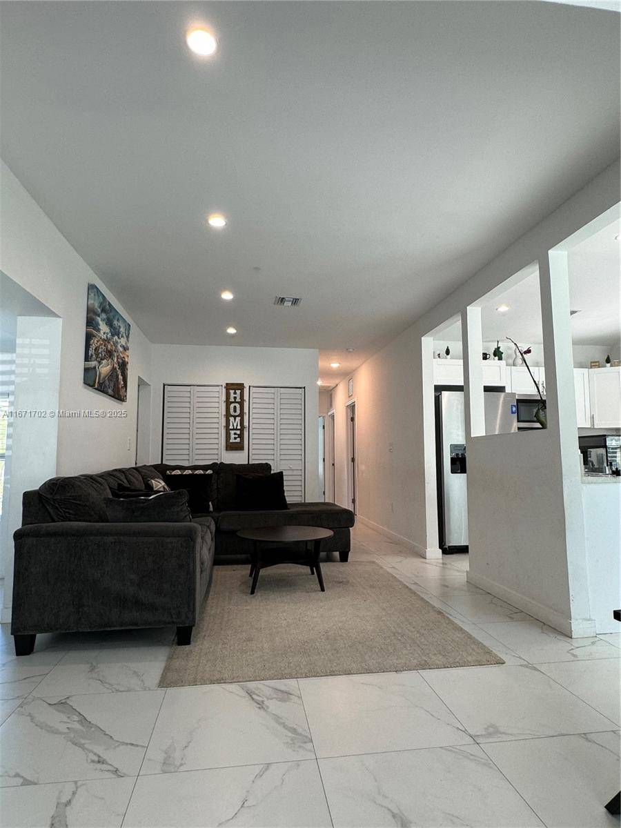 North Miami Beach, FL 33162,1829 NE 176th St