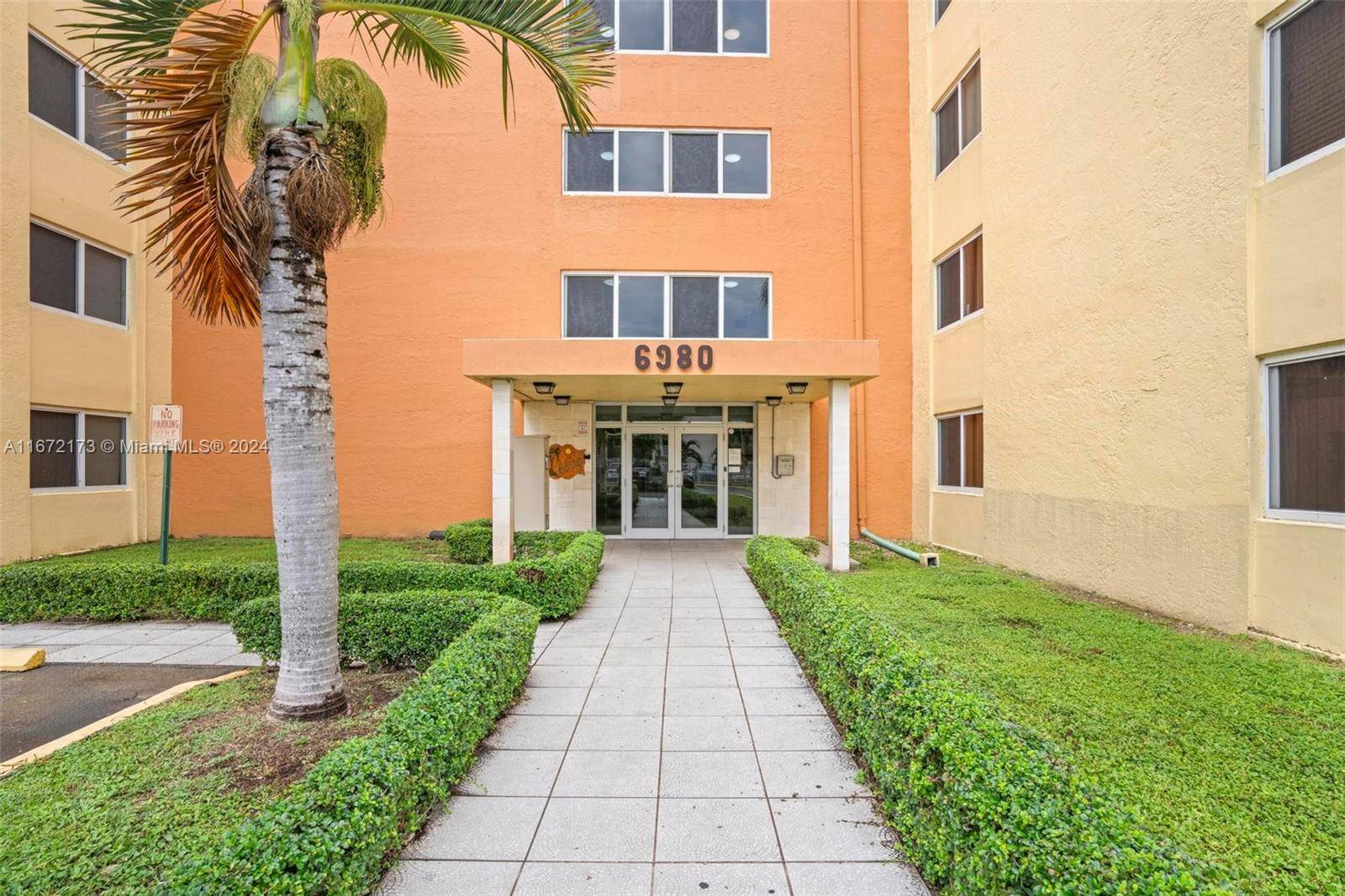 Hialeah, FL 33015,6980 NW 186th St #3-126