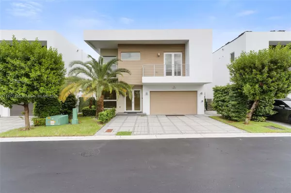 7447 NW 97th Ct, Doral, FL 33178