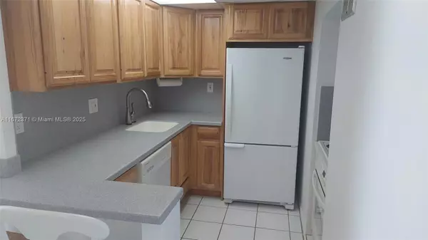 Fort Lauderdale, FL 33316,1731 SE 15th St #312