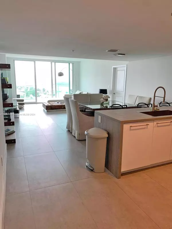 Sunny Isles Beach, FL 33160,400 Sunny Isles Blvd #1120