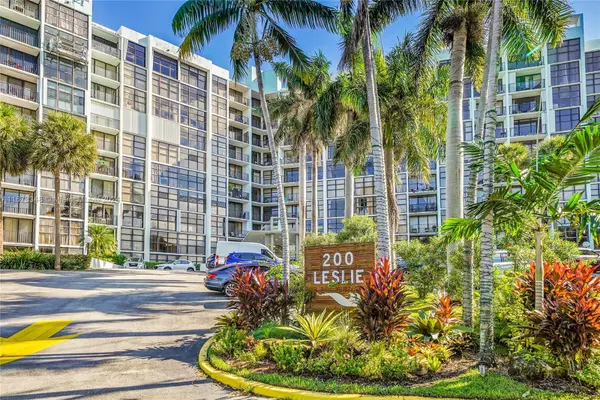 Hallandale Beach, FL 33009,200 Leslie Dr #604