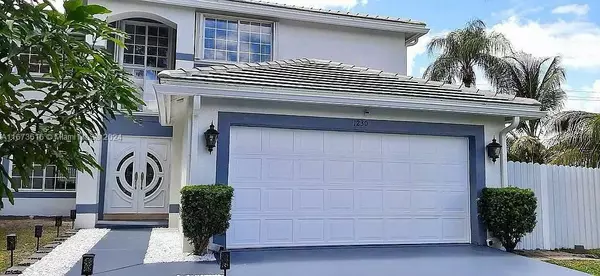 1230 SW 88th Way, Pembroke Pines, FL 33025