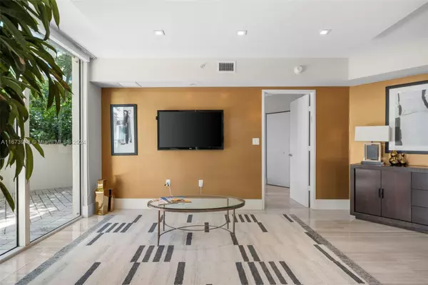 Sunny Isles Beach, FL 33160,250 Sunny Isles Blvd #3-501