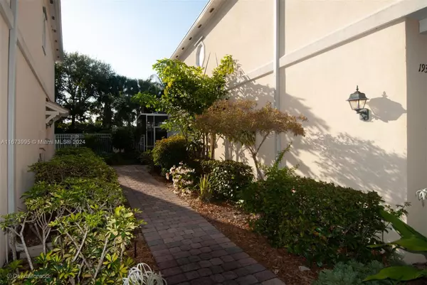 Palm Beach Gardens, FL 33410,193 Santa Barbara Way #193