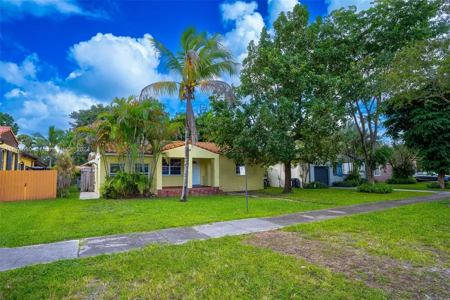 533 W South Dr, Miami Springs, FL 33166