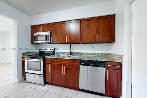 Pompano Beach, FL 33060,849 SW 9th Ct #1