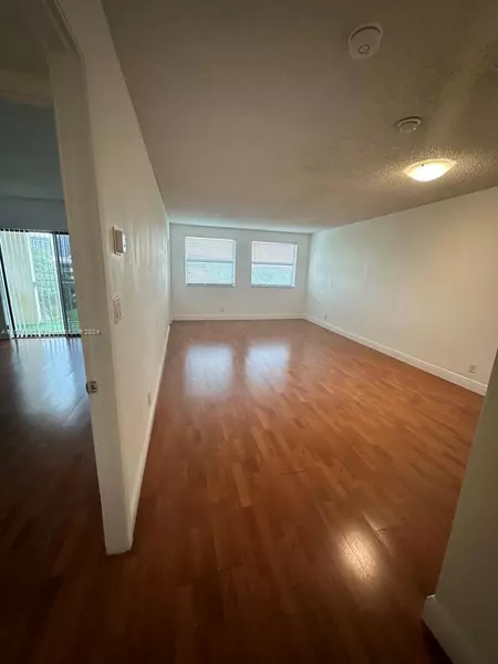 8160 Geneva Ct #509, Doral, FL 33166