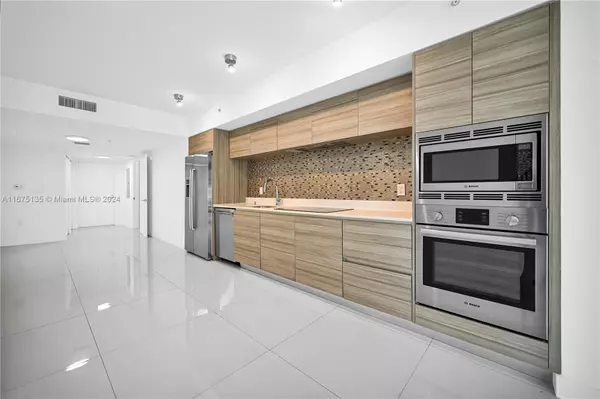 Miami Beach, FL 33141,6620 Indian Creek Dr #116