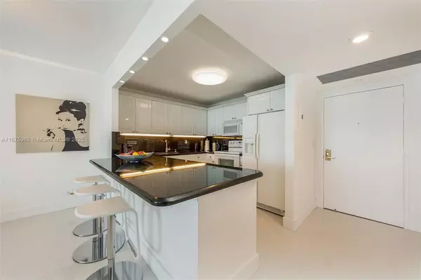 Miami Beach, FL 33139,2301 Collins Ave #1139