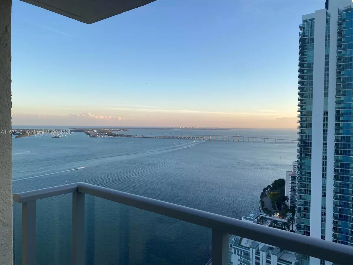 Miami, FL 33131,1155 Brickell Bay Dr #3303