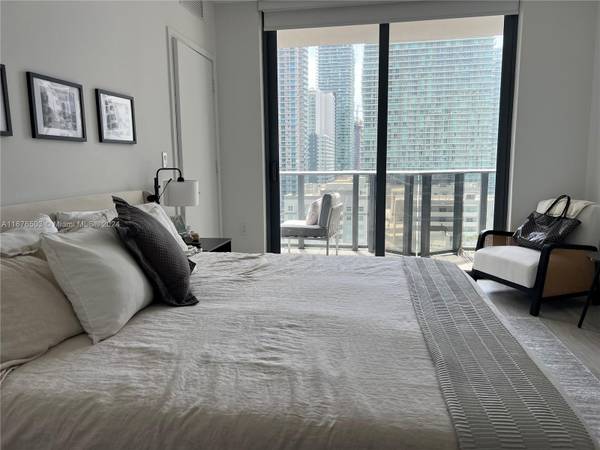 55 SW 9th St #1604, Miami, FL 33130