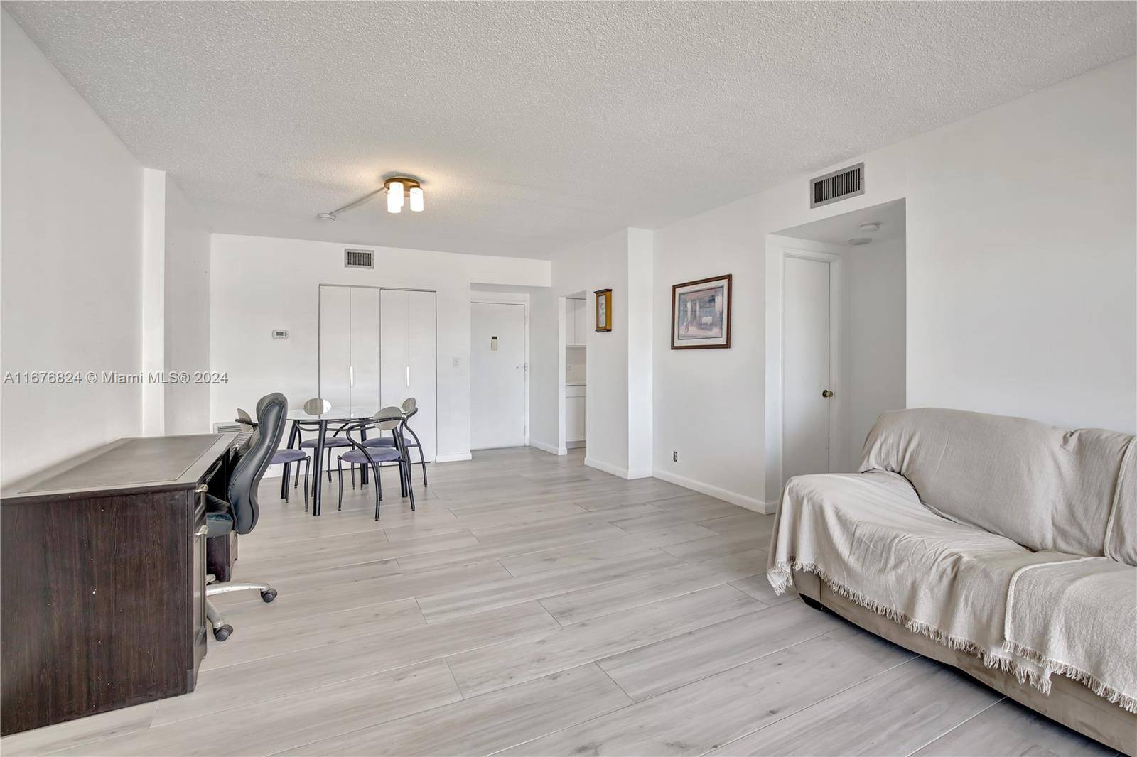 Hollywood, FL 33021,4400 Hillcrest Dr #808A
