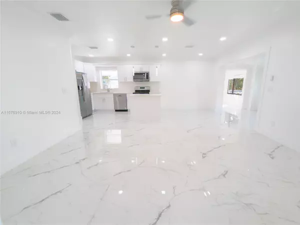 North Miami Beach, FL 33162,1632 NE 170th St