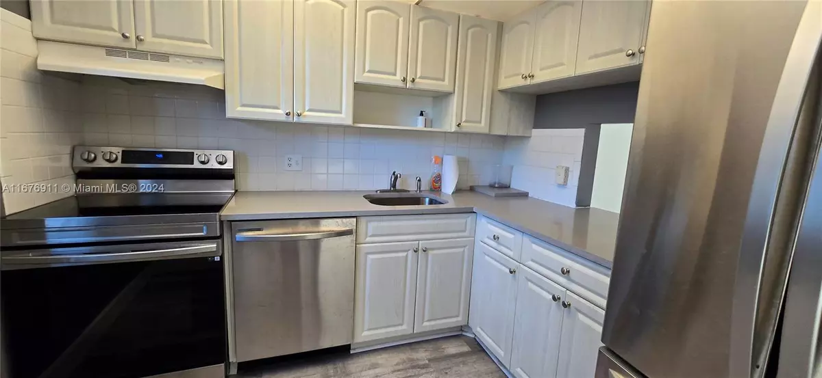 Margate, FL 33063,7827 Golf Cir Dr #101