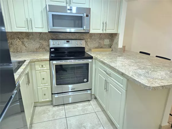 Doral, FL 33166,8290 Lake Dr #541