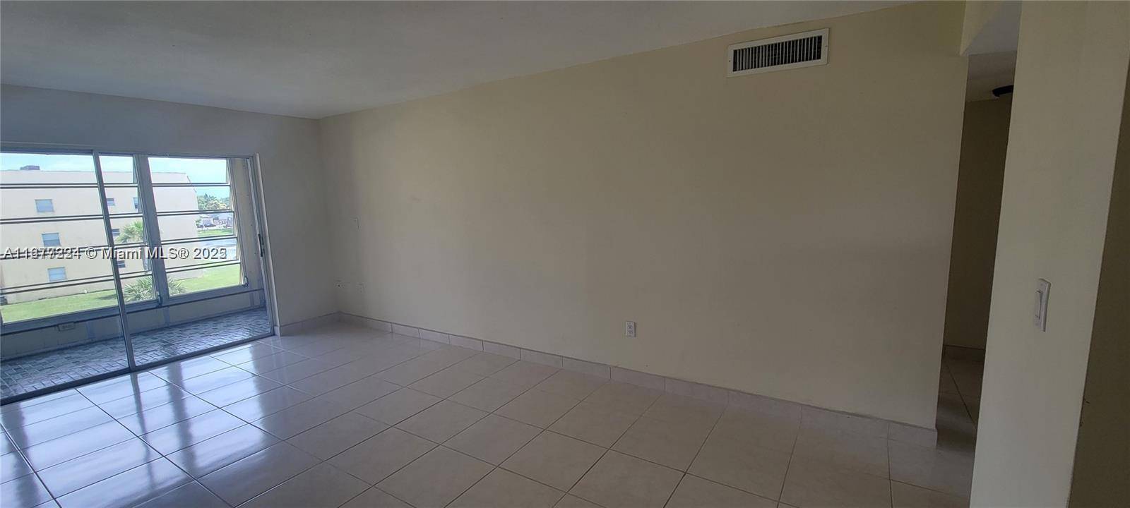 8285 Sunrise Lakes Blvd #308, Sunrise, FL 33322