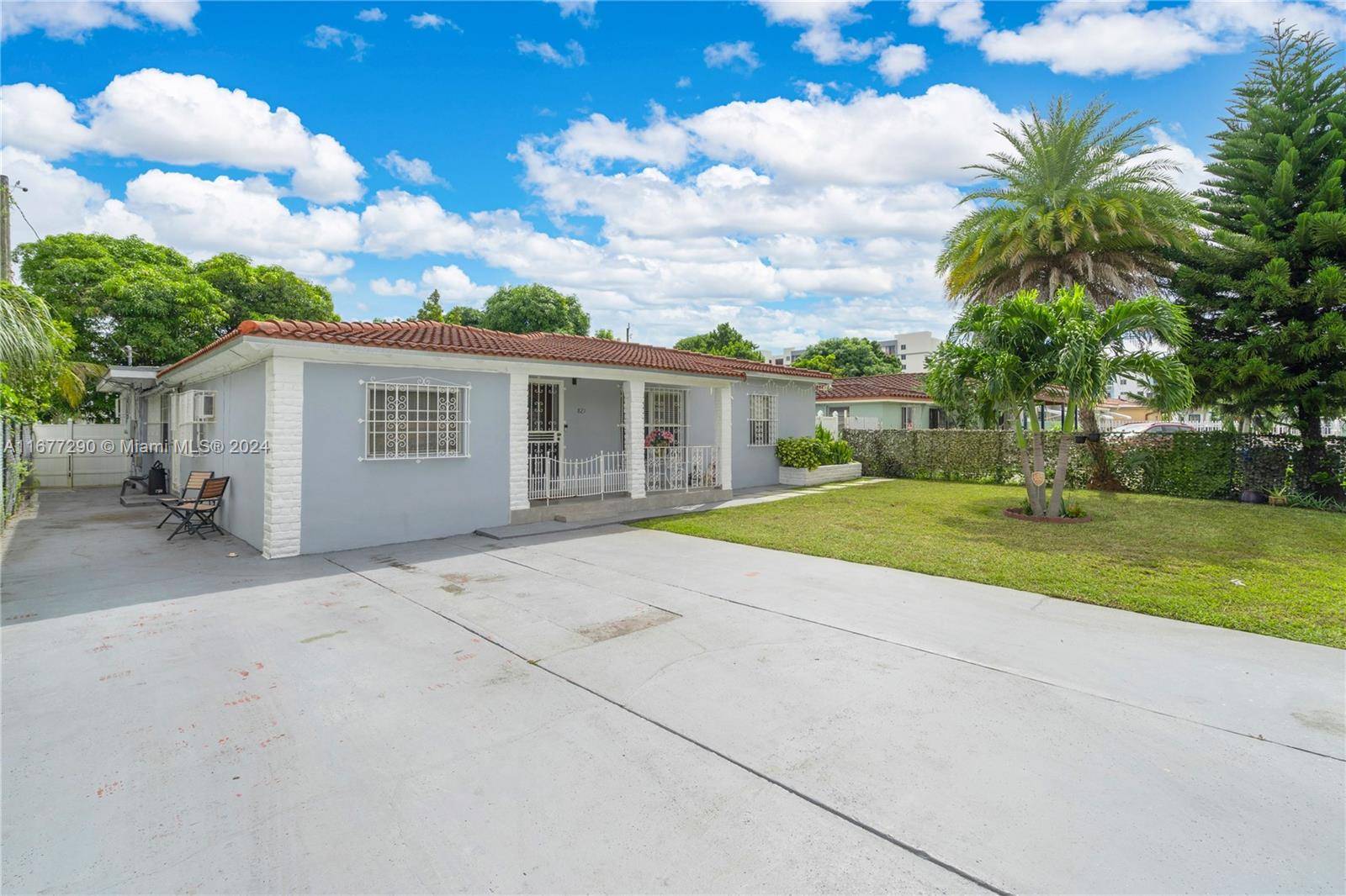 Miami, FL 33126,821 NW 40th Ave