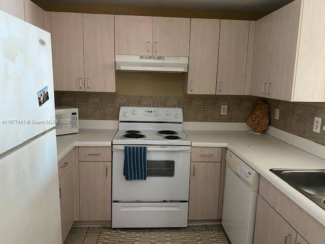 Coral Gables, FL 33134,50 Menores Ave #829