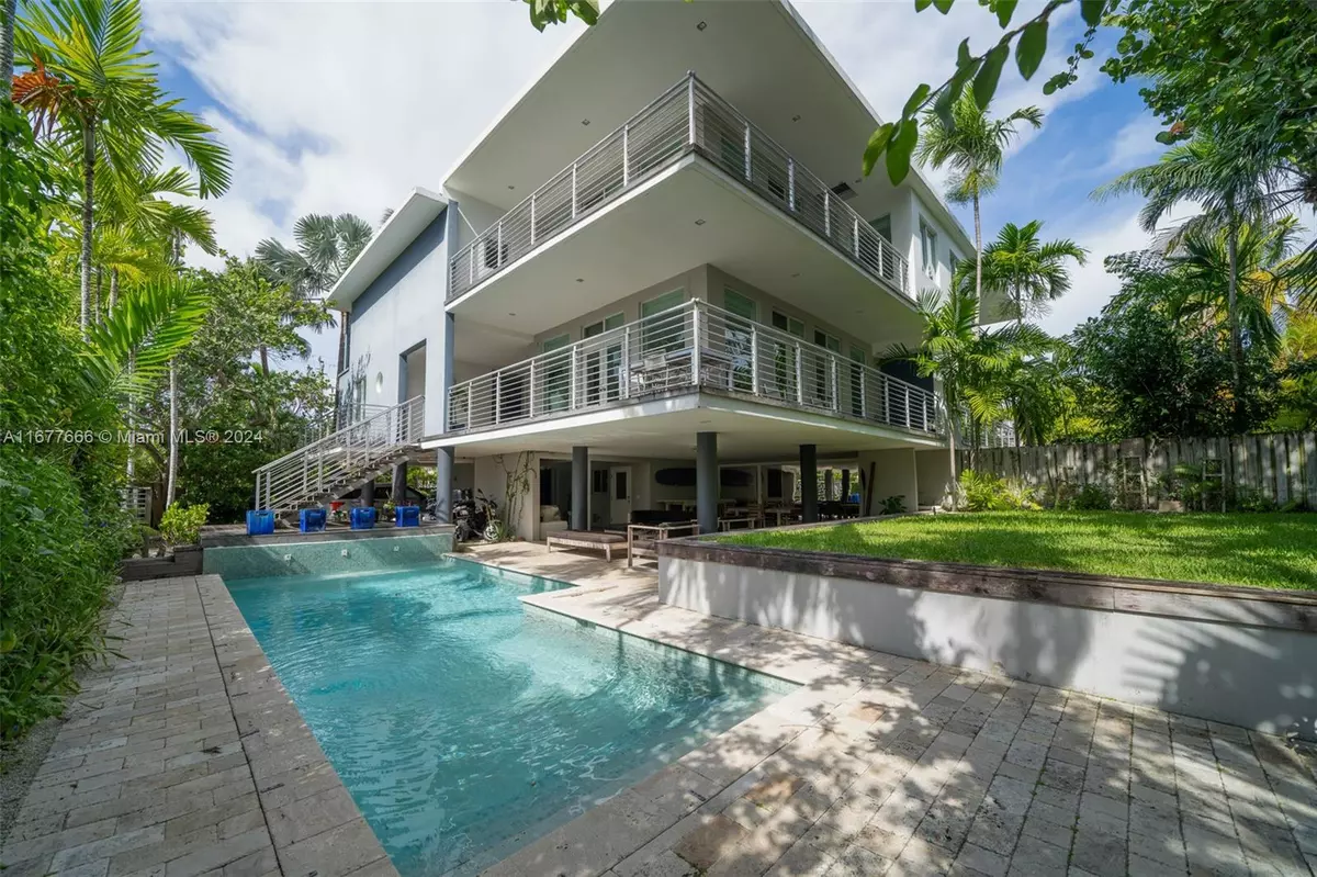 Key Biscayne, FL 33149,701 Fernwood Rd