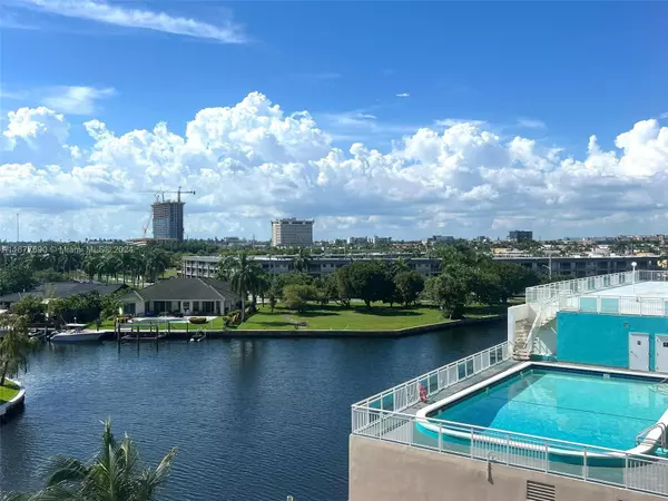 Hallandale Beach, FL 33009,427 Golden Isles Dr #5D
